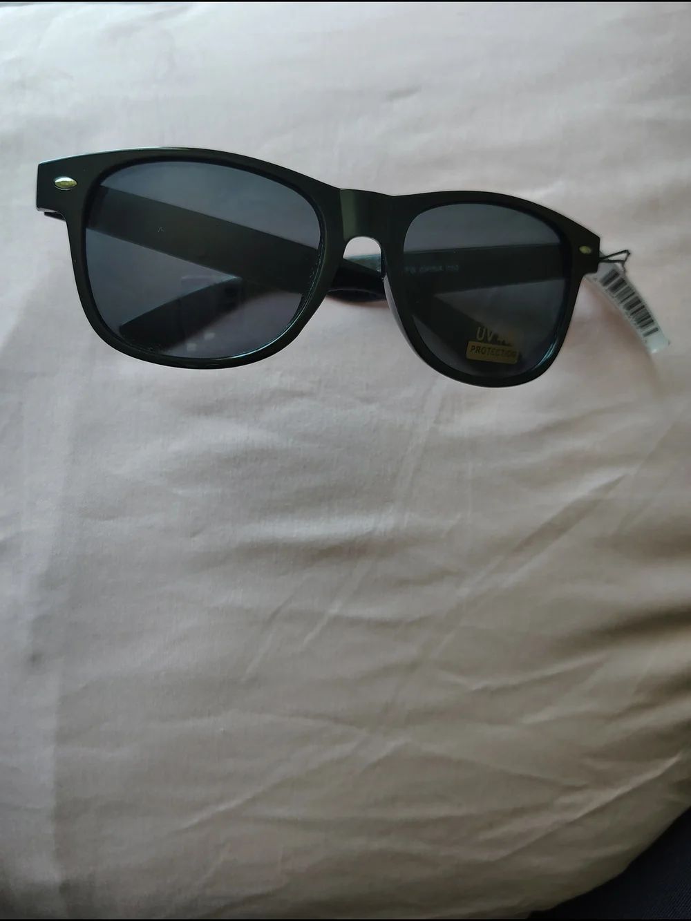 Men's UV Protection Sunglasses in Black - Classic Style